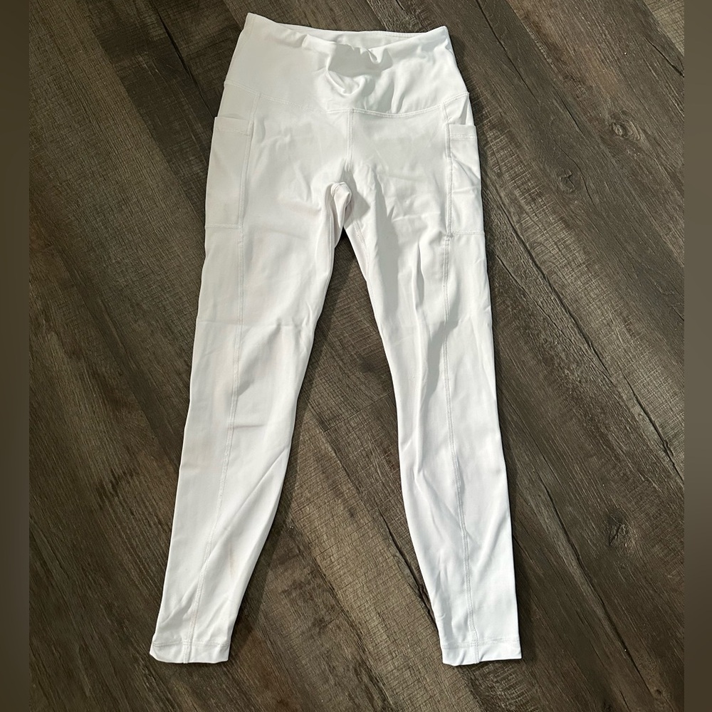 90 Degree By Reflex White Activewear Top with Gray Logo